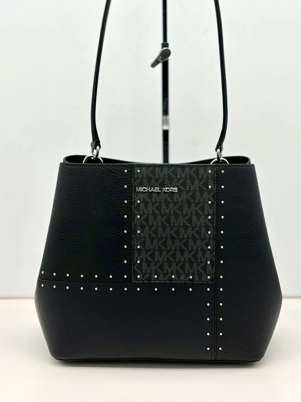 Michael Kors sleek shoulder